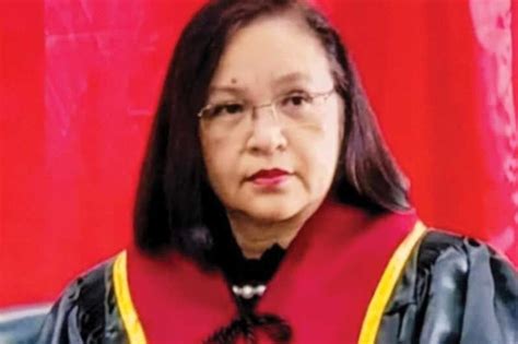 Associate Justice Econg gets Supreme Court .